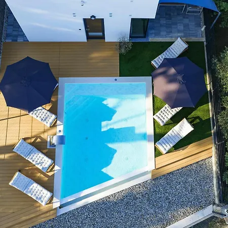 Beachfront Almare Retreat 别墅 Sukošan
