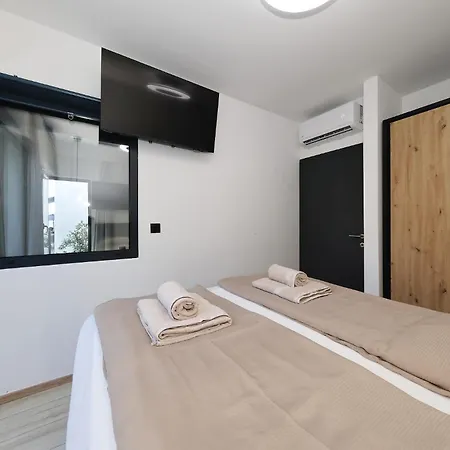 Beachfront Almare Retreat 别墅 Sukošan