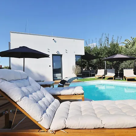 Beachfront Almare Retreat 别墅 Sukošan